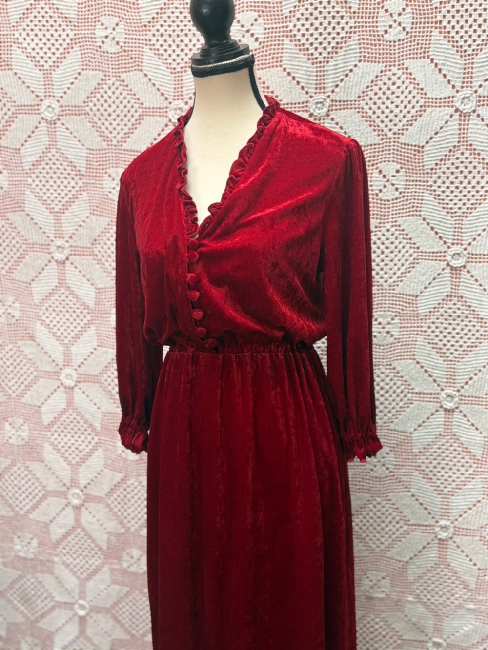 Vintage Red Velvet Dress | Ruffle Button Front Sz M - Picture 10 of 10